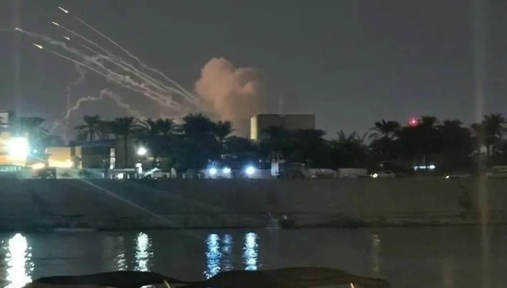 انفجار داخل مخزن للعتاد بمقر للحشد الشعبي في بغداد (فيديو)