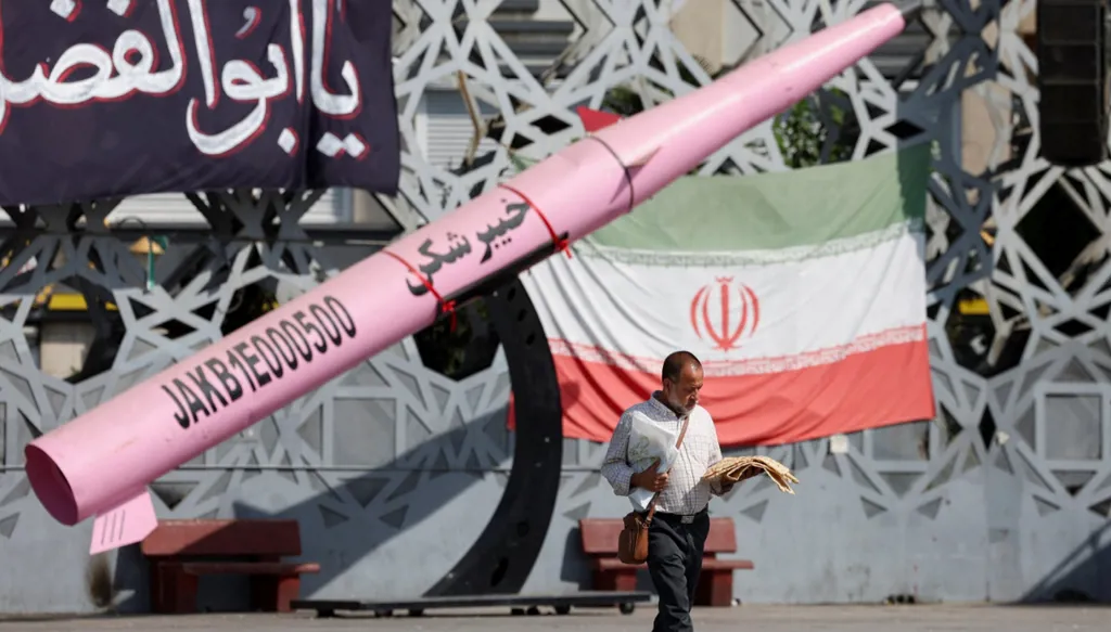 انفجار بناقلة نفط في مضيق هرمز... و"بلومبيرغ": إيران تستعد لقصف أميركي قد يكون الأعنف