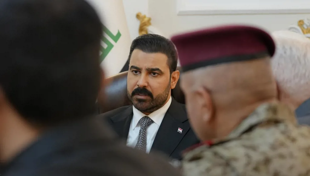 الزيدي يزور مقر الحشد الشعبي ويستمع لشرح مفصل بشأن الضربات