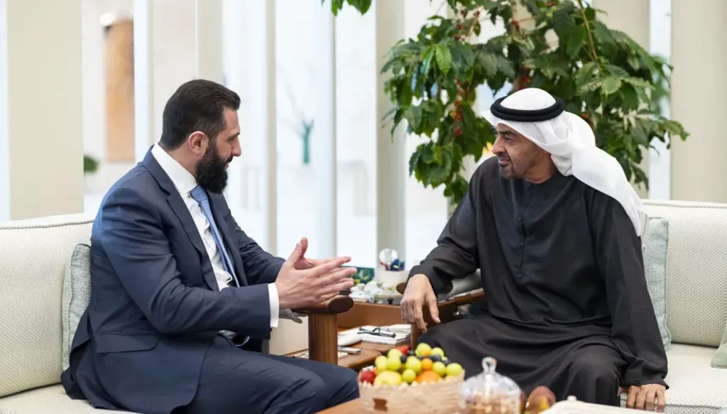 محمد بن زايد والشرع يؤكدان حرصهما على مواصلة دفع مسار العلاقات الإماراتية ـ السورية