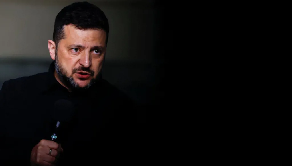 زيلينسكي ينجو من مسيّرة كادت تصيب طائرته أثناء توجهه لجنازة الملك هارالد الخامس