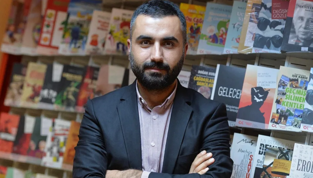 محكمة في أنقرة تأمر بالإفراج المشروط عن صحافي تركي يعمل لدى "دويتشه فيله"