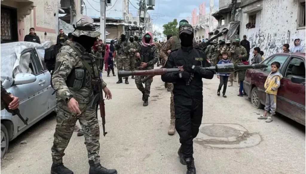 واشنطن بوست: إسرائيل تربط أي ترتيبات في غزة بنزع سلاح حماس بالكامل