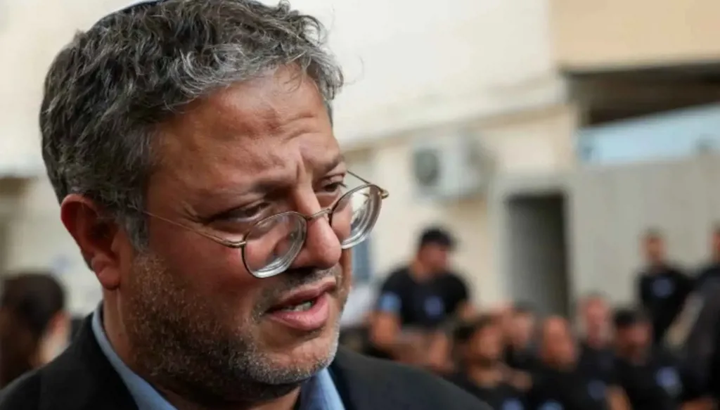 بن غفير يدعو ترامب إلى "التخلي عن سذاجته"
