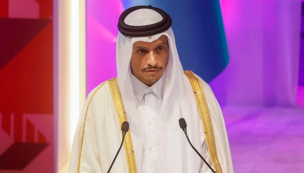 وزير الخارجية القطري يزور طهران: ضرورة عودة الملاحة في هرمز لما كانت عليه