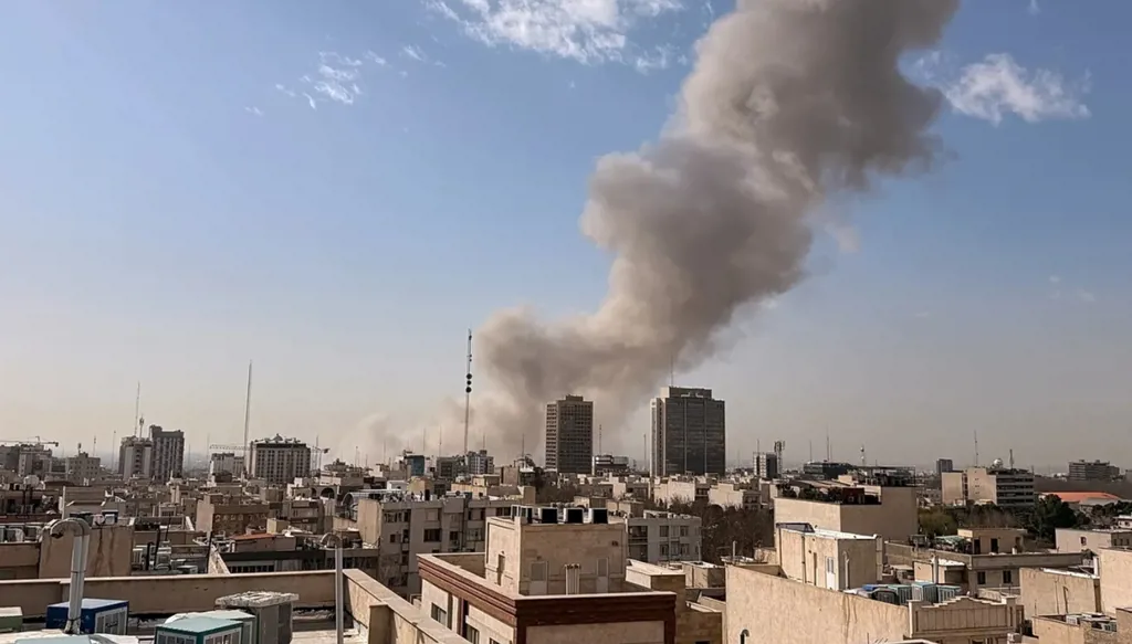 هل تهاجم أميركا إيران قبل انتخابات التجديد النصفي؟
