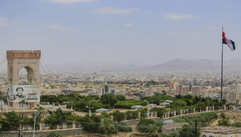 "التحالف" يعلن تنفيذ عملية عسكرية لتحييد مصادر دعم الحوثيين... وترامب قد يطلب من تركيا التدخل