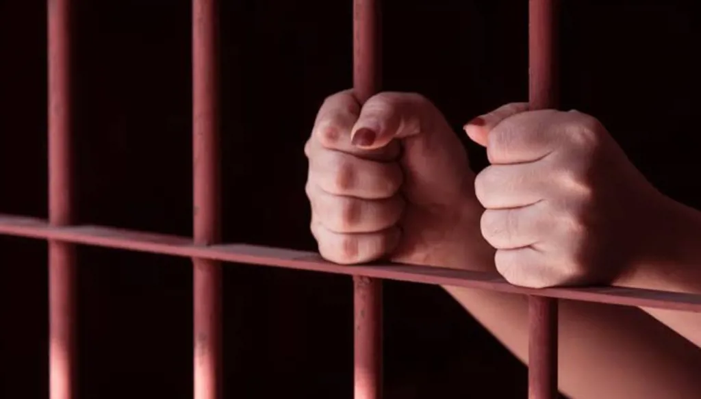 مشاجرة نسائية تنتهي بمقتل سيدتين بـ"كلاشينكوف" في مصر