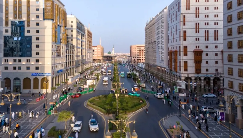 بينها مكة والمدينة... سقوط شظايا صواريخ أطلقها الحوثيون نحو مناطق سعودية