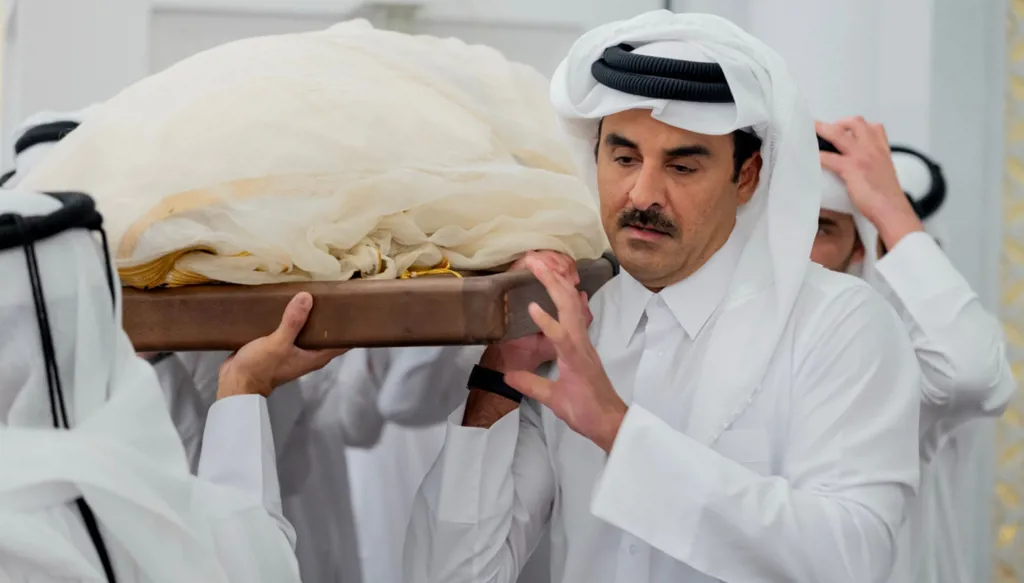 تشييع جثمان الشيخ حمد بن خليفة في الدوحة (صور)