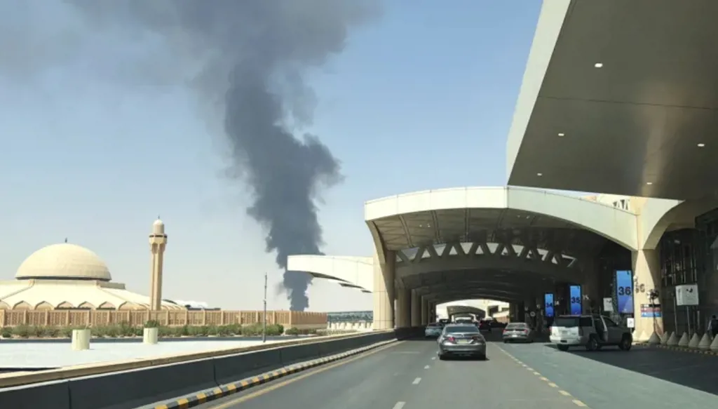 إصابات باستهداف الحوثيين لمطار الرياض... وسفارات غربية تدعو رعاياها للابتعاد عنه