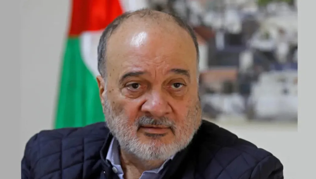 بعد سنوات من فصله... حركة فتح تعيد ناصر القدوة إلى عضويتها