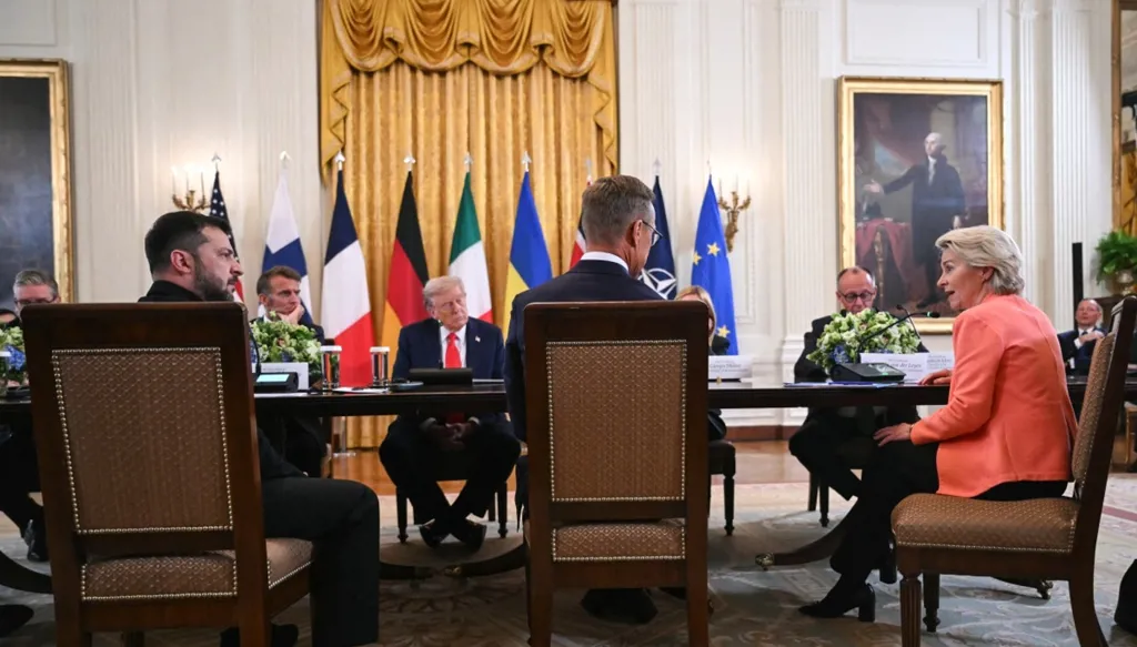 ترامب يلتقي زيلينسكي وزعماء أوروبيين: بوتين وافق على ضمانات أمنية لأوكرانيا