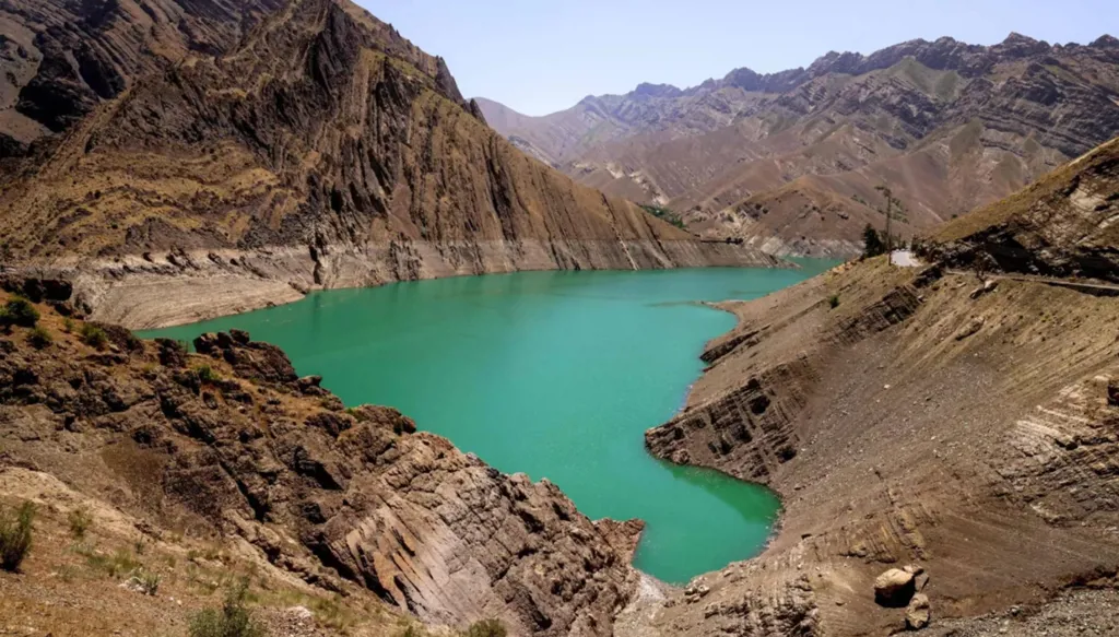 خزانات المياه التي تغذي طهران شبه جافة رغم الأمطار