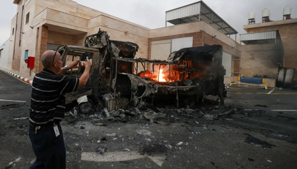 الشرطة الإسرائيلية توقف مستوطنين تورطوا بأعمال عنف في الضفة