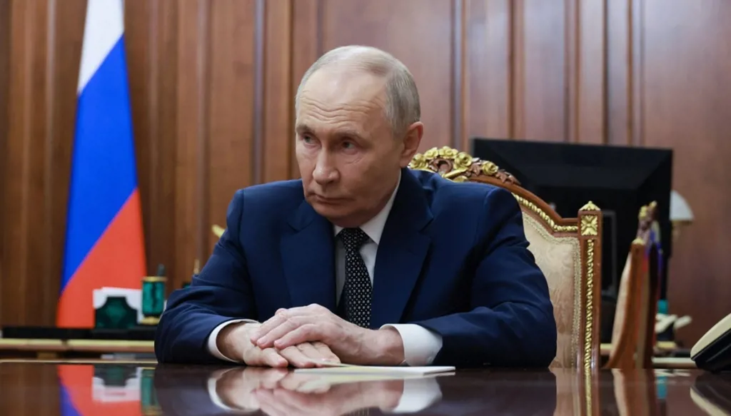 بوتين يكذب ترامب بشأن قبول الانضمام لمجلس السلام: ندرس الدعوة