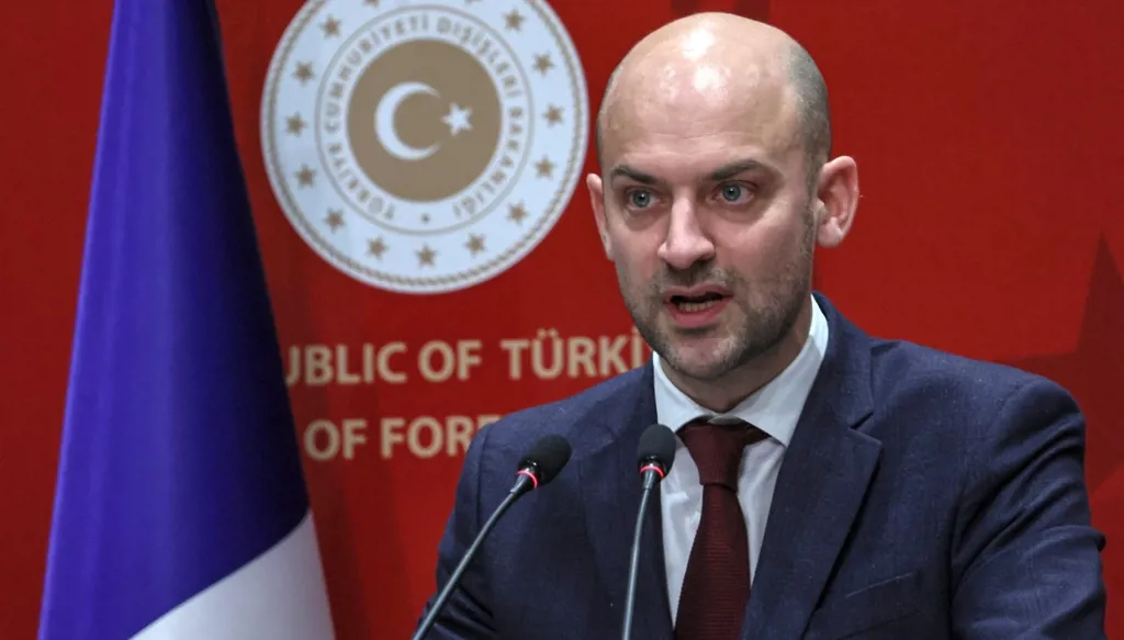 تعليق برنامج فرنسي لإجلاء فلسطينيين من غزة بانتظار فتح معبر رفح