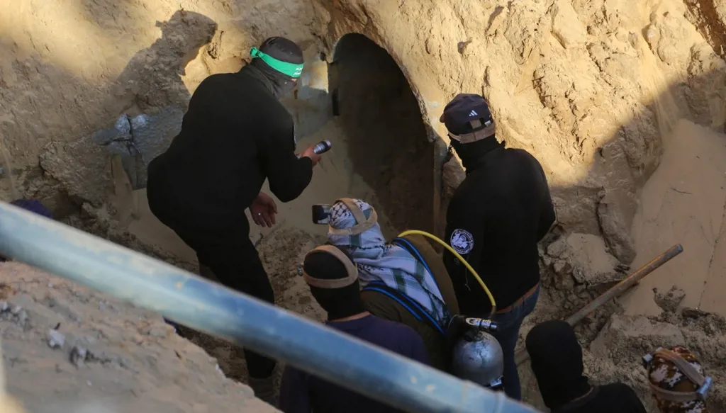 ضحايا بالقصف الإسرائيلي على غزة... وحماس تنفي مهاجمتها قوات إسرائيلية