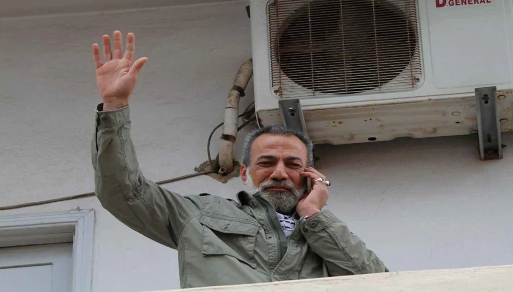 هل استهدفت الغارة الإسرائيلية على "عين الحلوة" منير المقدح؟