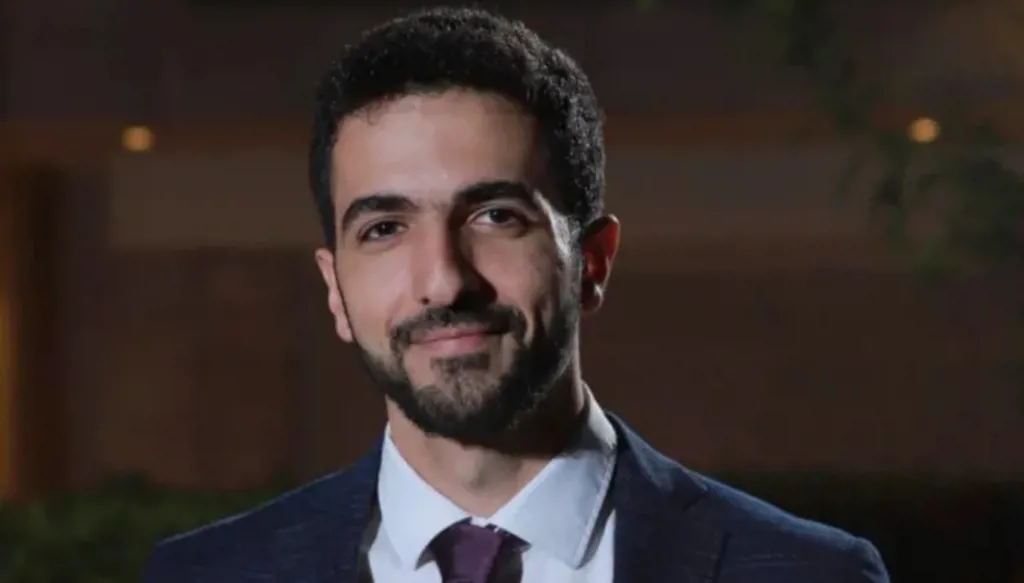 عمره في الثلاثينات... من هو مندوب سوريا الجديد بالأمم المتحدة؟