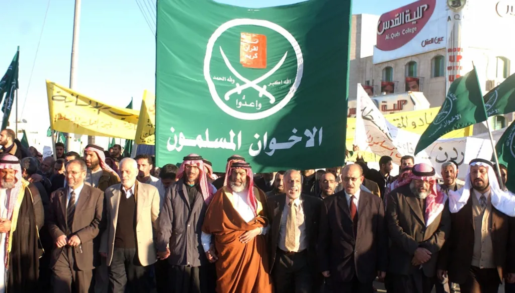 خطوة ترامب تُضيّق الخناق أكثر على "إخوان الأردن"... داخلياً وخارجياً