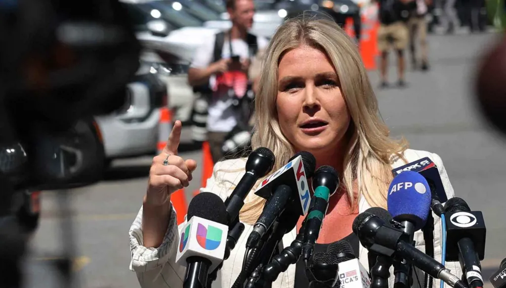 البيت الأبيض يتهم الديموقراطيين بنشر "رواية زائفة" بشأن رسائل إبستين