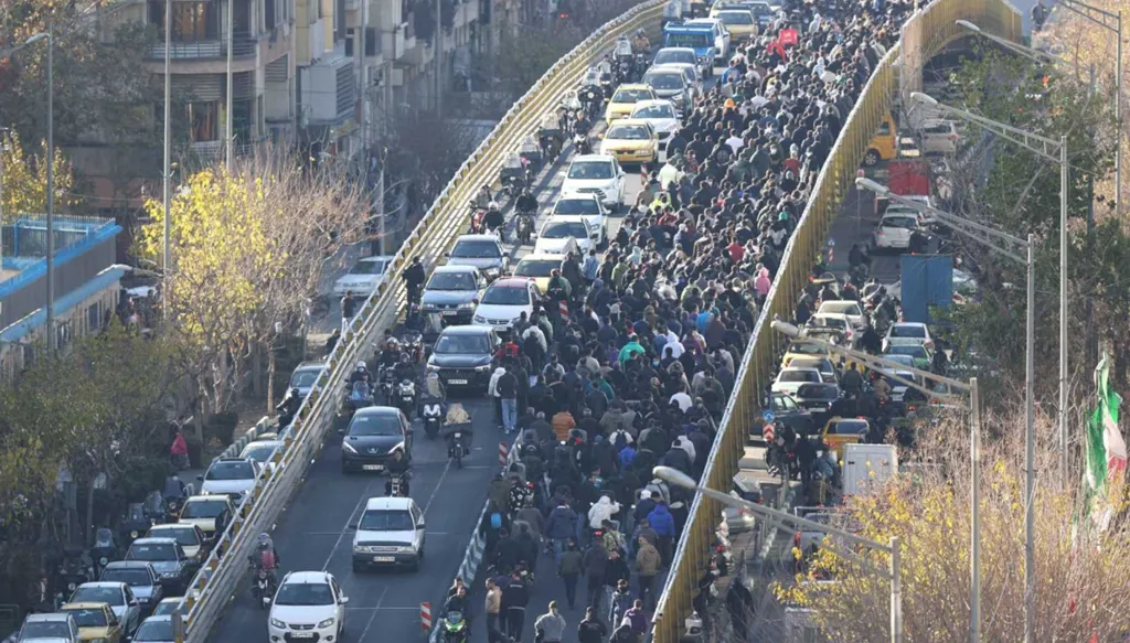 جانب من الاحتجاجات في إيران (أ ف ب)