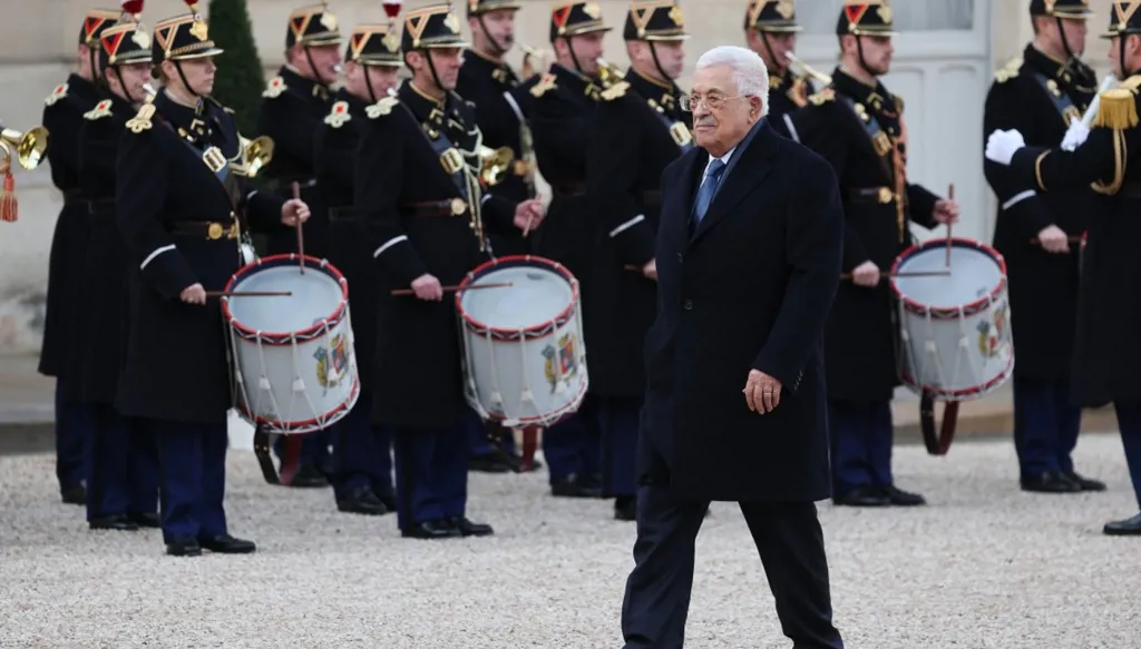 عباس يَعِد فرنسا بتسليم سريع لموقوف في قضية هجوم شارع روزييه عام 1982