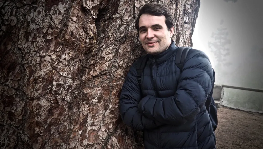 فرنسا "تأسف بشدة" لتأييد الحكم بسجن الصحافي غليز 7 سنوات في الجزائر