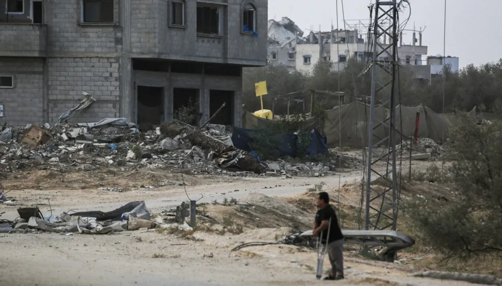 "حل الدولتين لسلام عادل ودائم"... بريطانيا تقدم خطة لتفكيك سلاح حماس