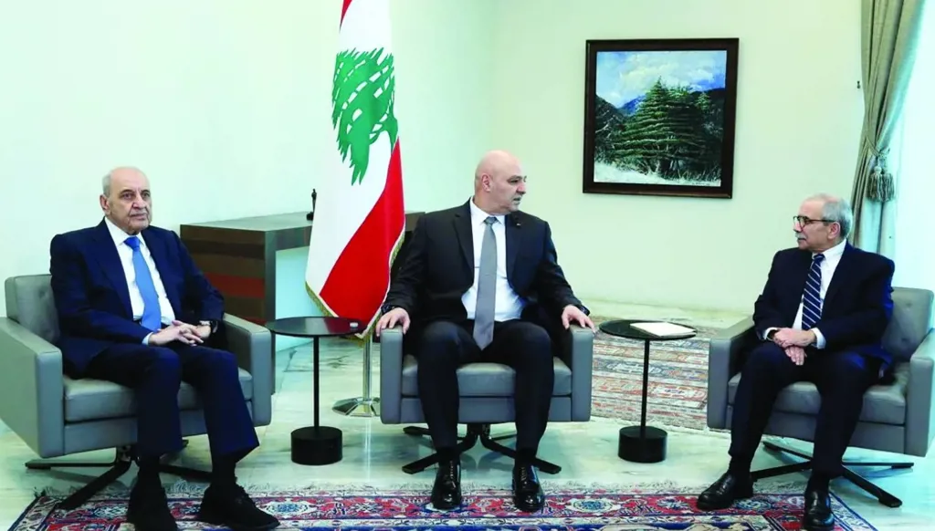 لبنان بين شاقوفين