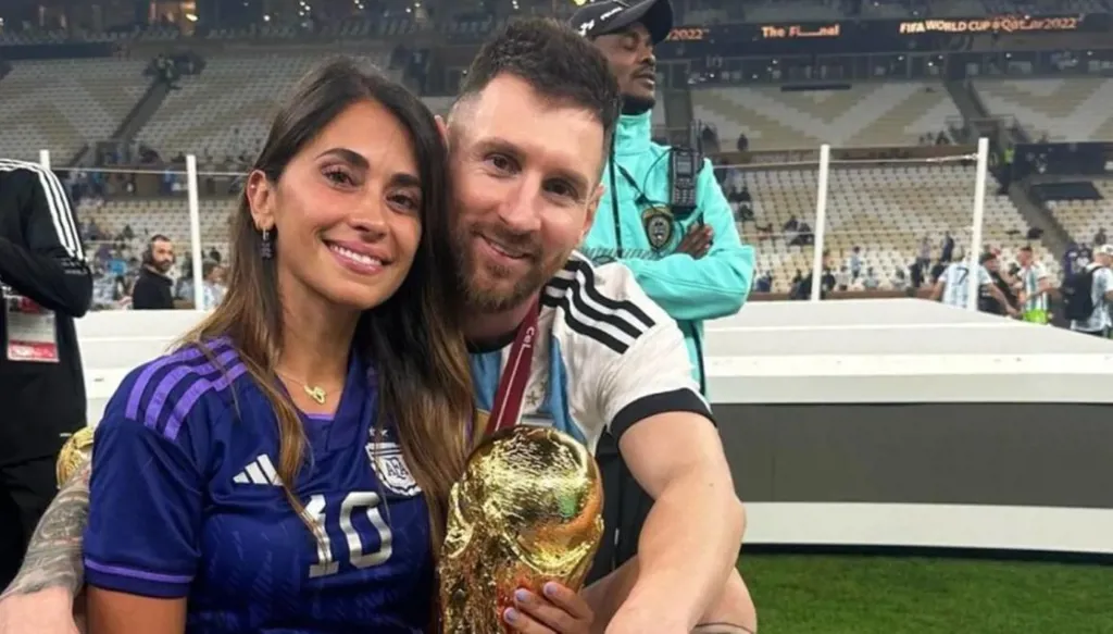 أنتونيلا تحتفل بإنجاز ميسي في كأس العالم (صور)