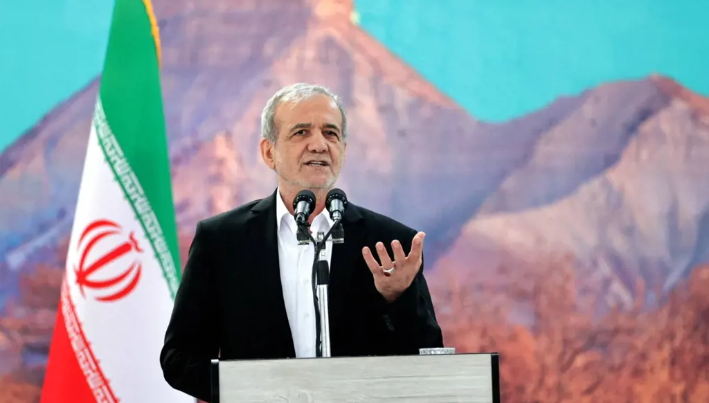 الرئيس الإيراني: سندافع عن حقوق شعبنا... وتهديد البنى التحتية يعكس "عجز العدو"