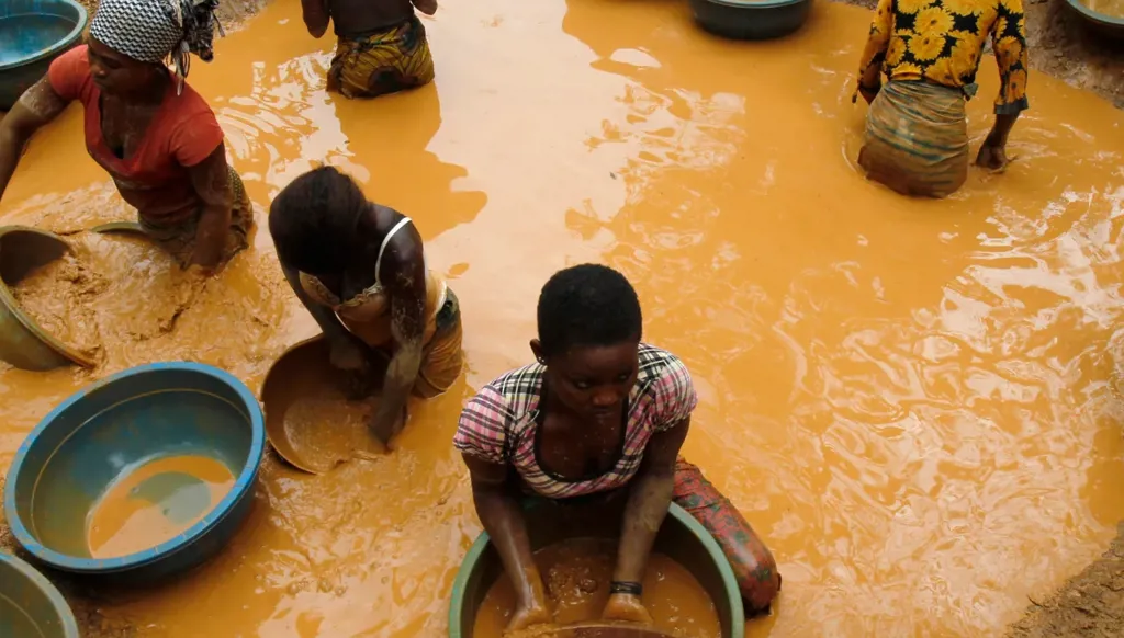 الذّّهب والإرهاب.. كيف يموّل المعدن الثّمين الحرب في السّاحل؟