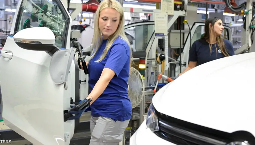 تدهور قطاع السيارات في ألمانيا: أزمات متعددة وأفاق غامضة