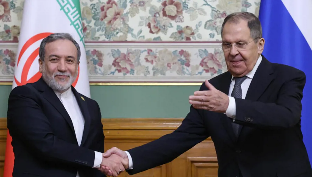 وزيرا خارجية روسيا وإيران يناقشان إمكانية تسوية النزاع