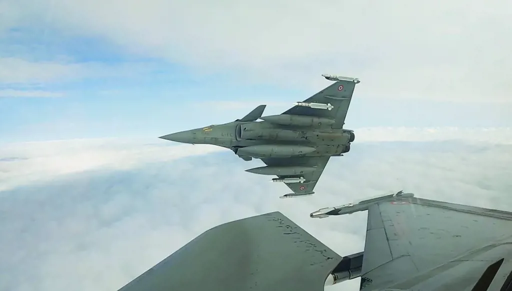 بـ805 ملايين دولار... بريطانيا تتعهد بدعم دفاعات أوكرانيا الجوية