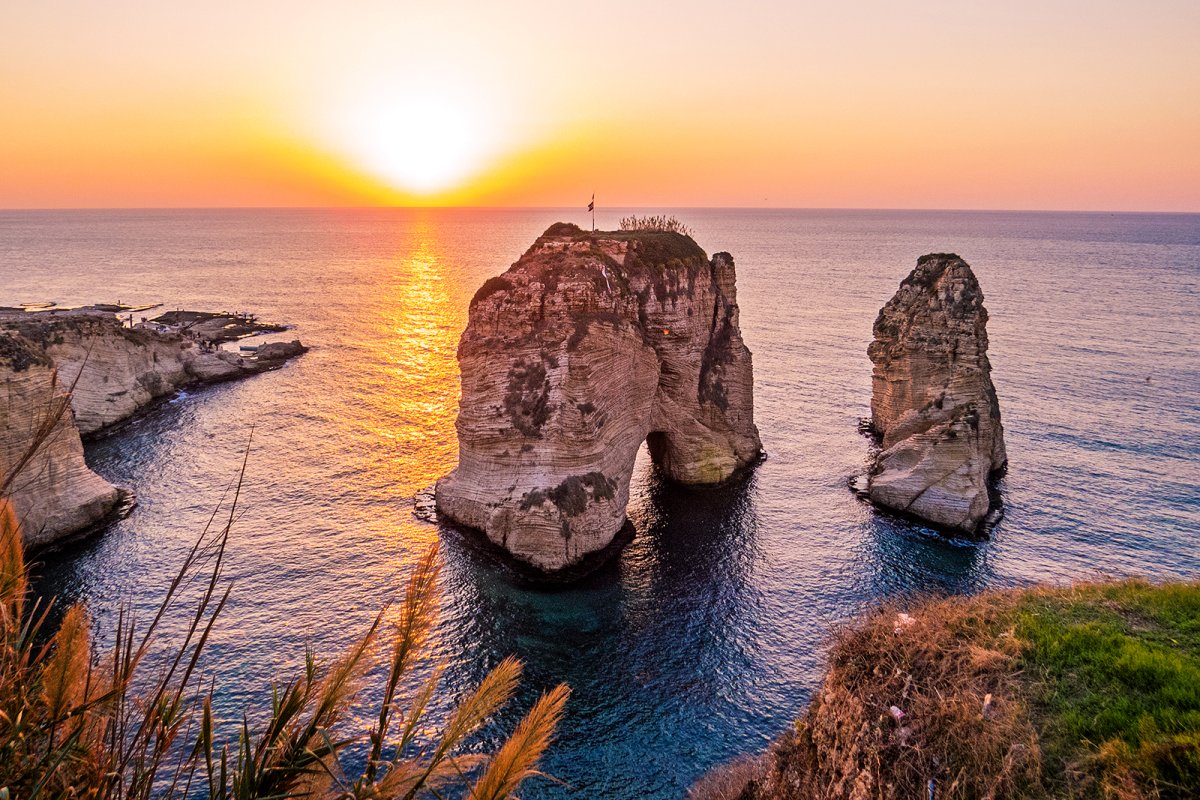 الروشة في بيروت (انترنت).