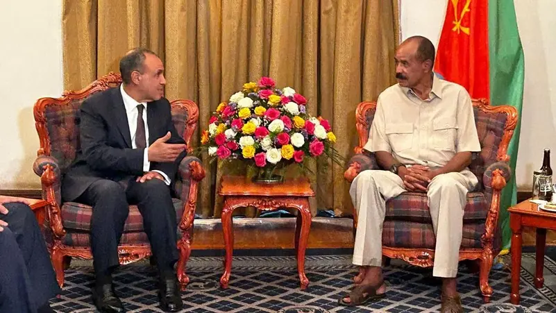 لقاء جمع رئيس إريتريا أسياس أفورقي بوزير الخارجية المصري بدر عبد العاطي اليوم السبت في أسمرة (نقلاً عن صفحة وزارة الخارجية المصرية على فيسبوك)