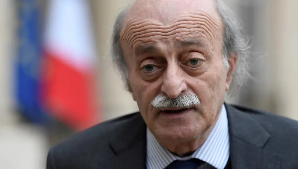 جنبلاط يتريث حيال تركيب الوفد المفاوض منتظراً بري