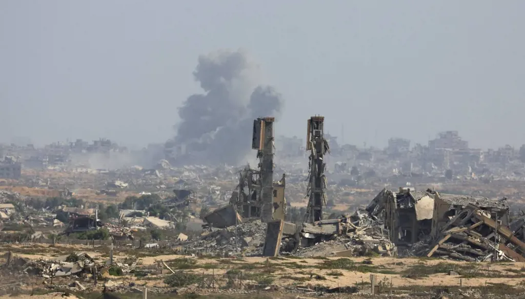 إعلام عبري: اغتيال قيادي في "القسام" بغارة على غزة