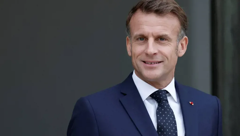 ماكرون يستقبل زيلينسكي الإثنين في باريس