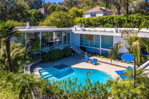 منزل براد بيت الذي تعرض للسرقة (وكالات)