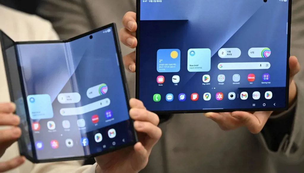 سامسونغ تدخل مرحلة جديدة مع هاتفها الثلاثي الطي