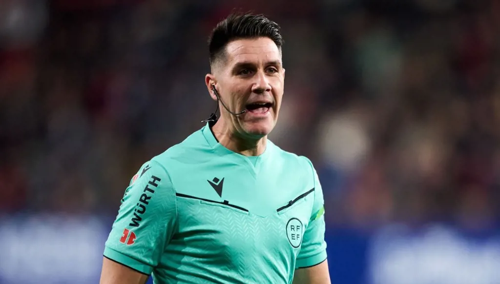من هو حكم مباراة أتلتيكو مدريد وريال مدريد في الدوري الإسباني؟