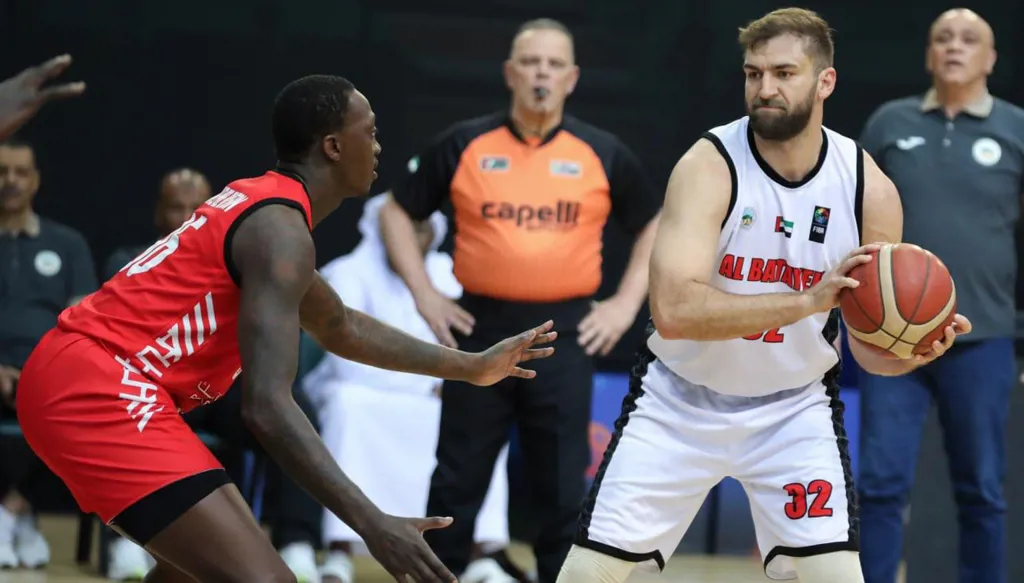 شباب الأهلي يتفوّق على البطائح ويواصل تألقه في دوري السلة الإماراتي