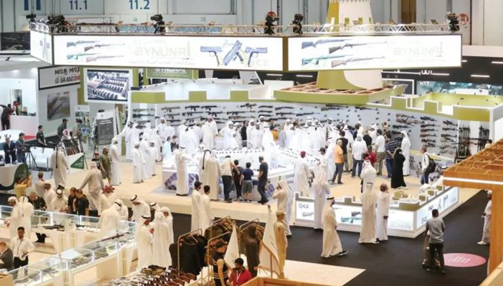 بن زايد يزور معرض أبوظبي الدولي للصيد والفروسية 2025