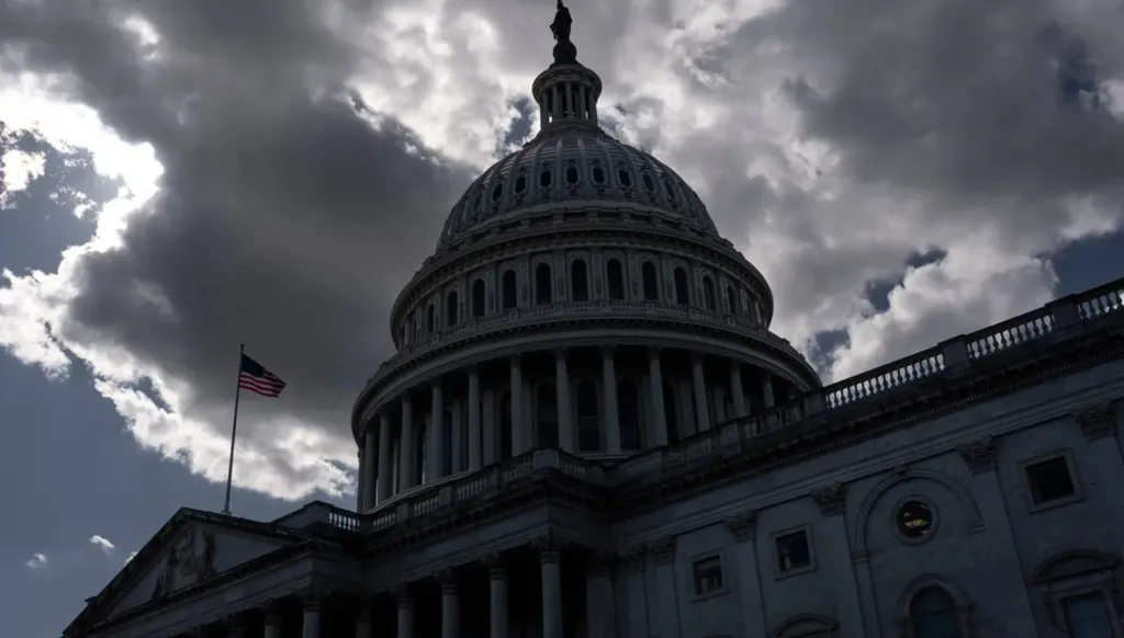 الإغلاق الحكومي الأميركي يدخل أسبوعه الرابع: انقسام سياسي حادّ يهدّد بتفاقم الأزمة الاقتصادية