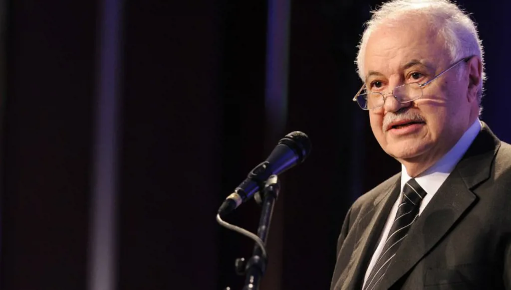 طلال أبوغزاله قمّة الهرم الذي لا يهرم