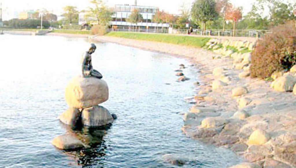 قرار بإزالة تمثال حورية البحر بعد جدل حول الصورة النمطية لجسد المرأة